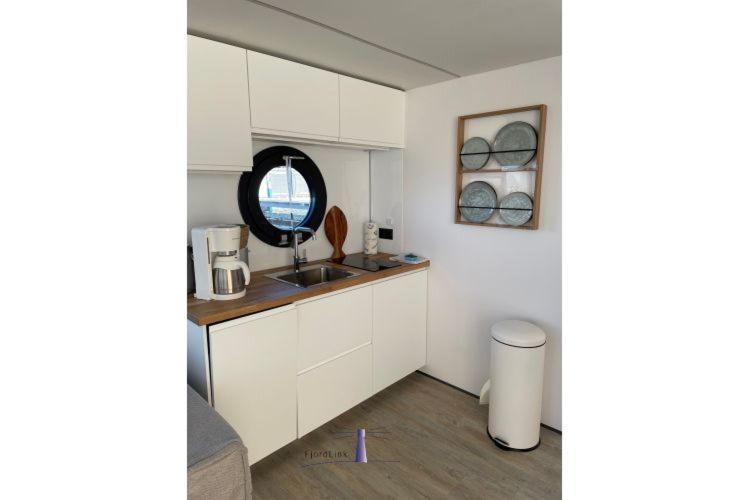 Hausboot Fjord Haven Mit Biosauna In Барт Екстериор снимка